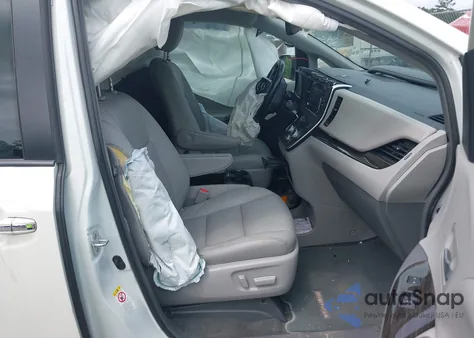 2019 Toyota Sienna Xle 8 Passenger z USA, uszkodzony, nr VIN 5TDYZ3DC3KS970276